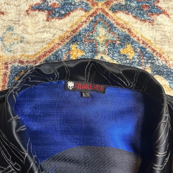 Vintage Y2K Snake Eyes Skull All Over Print Button-up Shirt - Picture 3 of 6